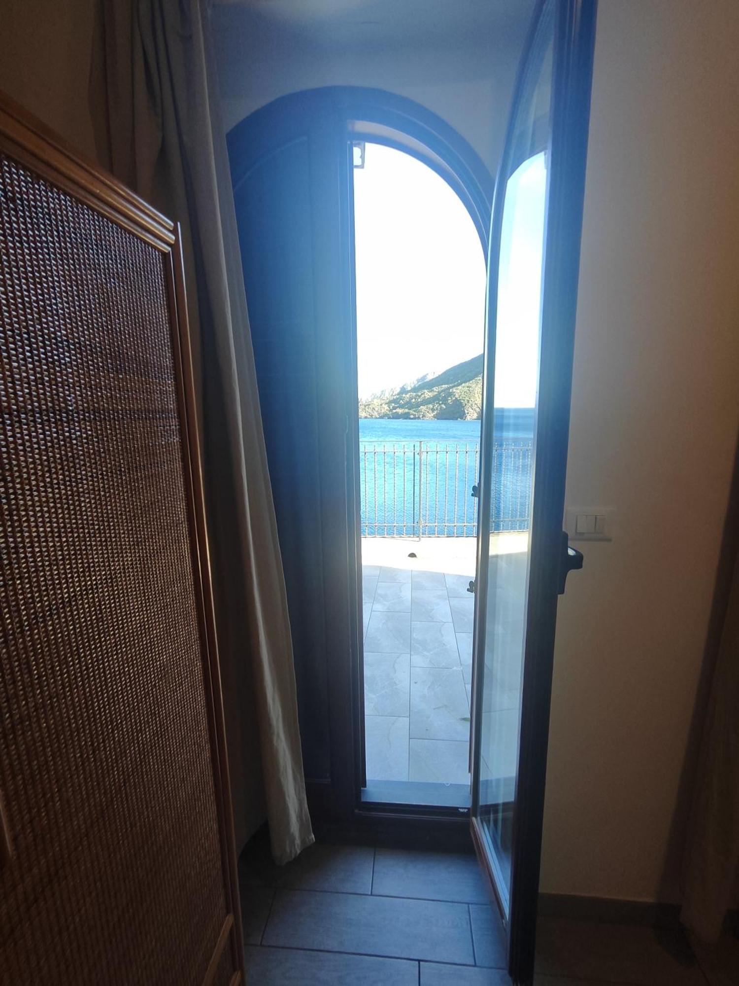 Hotel Faraglione Vulcano (Isola)